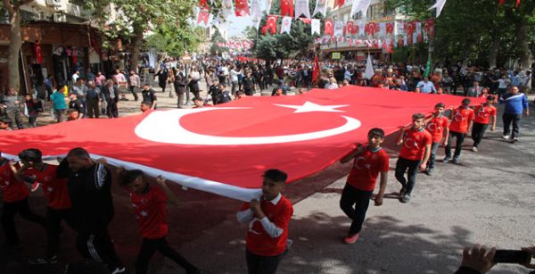kortej-bayraklari